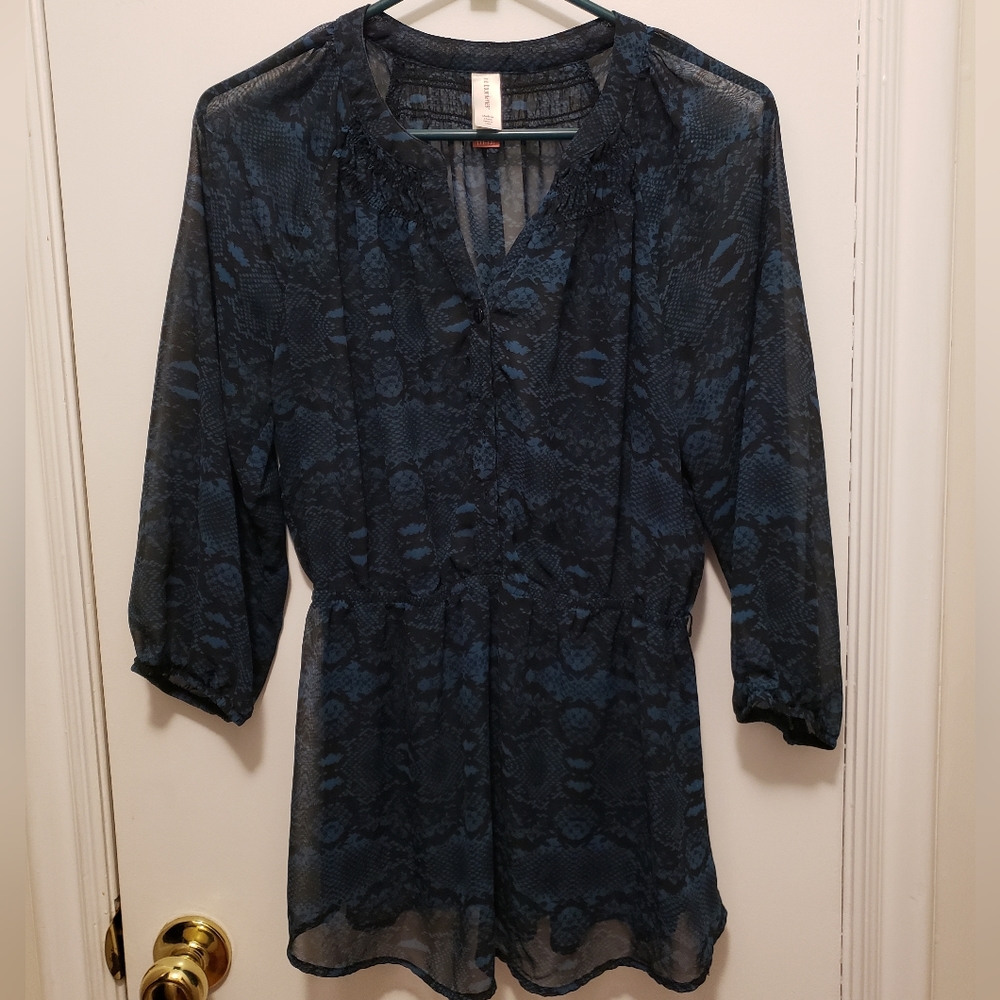 No Boundaries Turquoise and Black Snakeskin Print Tunic Top Size 11-13